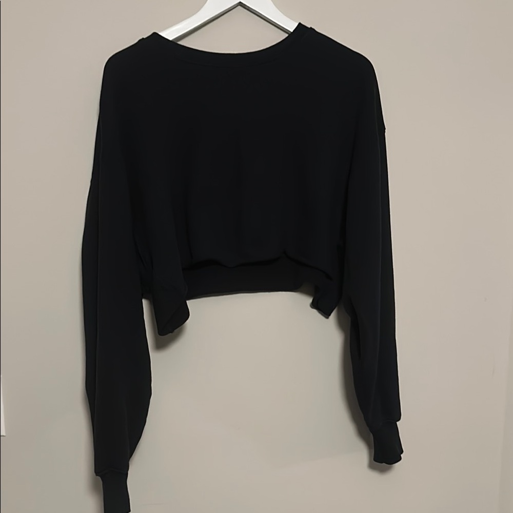 Aritzia TNA Cropped Sweatshirt